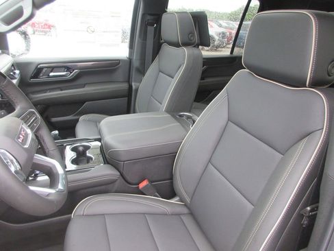 New 2026 GMC Yukon XL Elevation w/ Elevation Premium Package AWD/4WD image 11