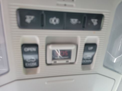 Used 2019 Toyota RAV4 XLE Premium FWD image 29