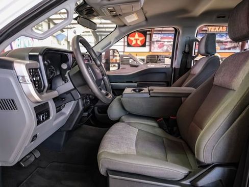 Used 2025 Ford F350 XLT image 6