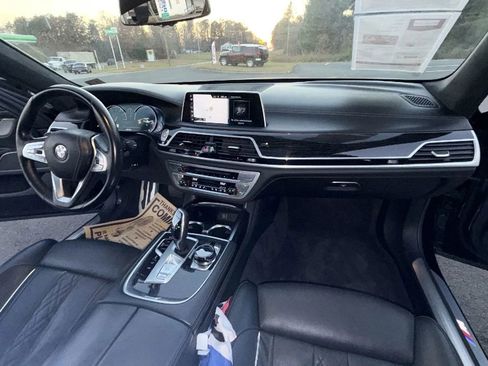 Used 2017 BMW 750i image 57