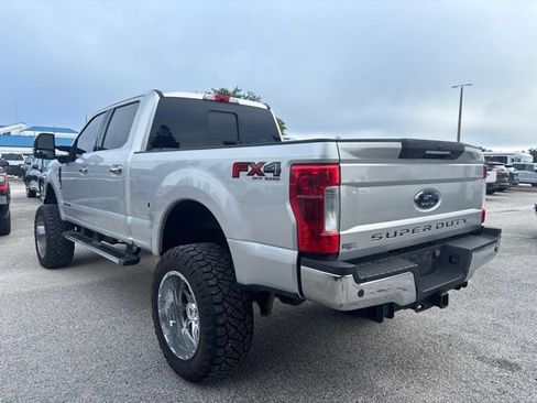 Used 2019 Ford F250 Lariat w/ Lariat Ultimate Package AWD/4WD image 7