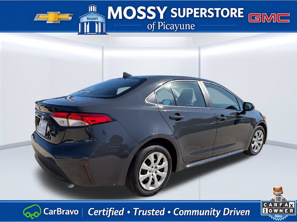 Used 2025 Toyota Corolla LE FWD image 6