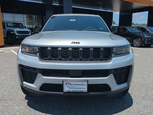 New 2026 Jeep Grand Cherokee L 4WD image 9