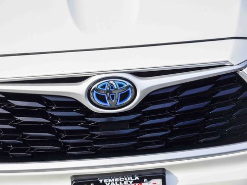 Certified 2020 Toyota Highlander LE image 11