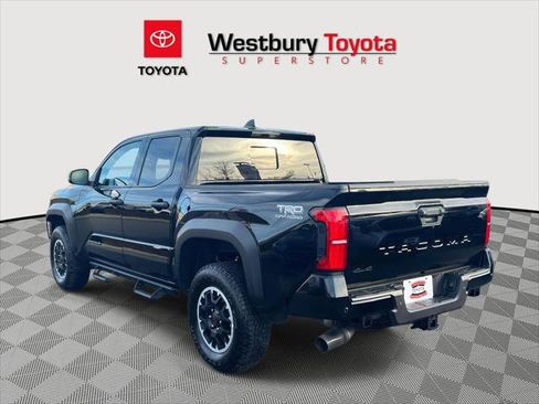Certified 2025 Toyota Tacoma TRD Off-Road image 9