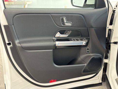 Certified 2025 Mercedes-Benz EQB 300 4MATIC image 10