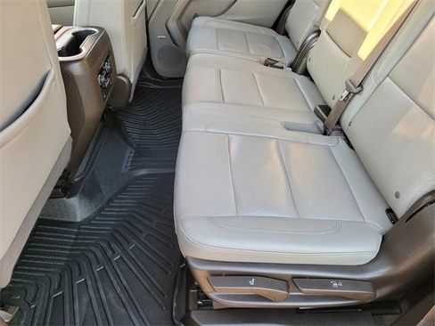 Used 2022 Chevrolet Tahoe Z71 w/ Luxury Package image 13