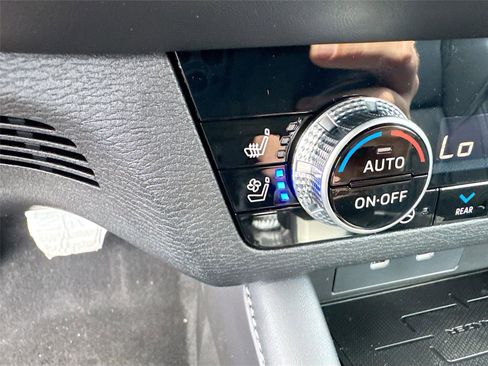 New 2026 Mitsubishi Outlander SEL FWD image 12
