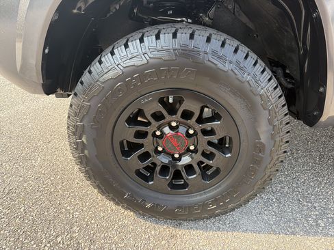 Certified 2023 Toyota Tacoma TRD Sport w/ Advanced Technology Package AWD/4WD image 21