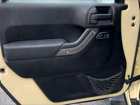 Used 2011 Jeep Wrangler Unlimited Sport image 19