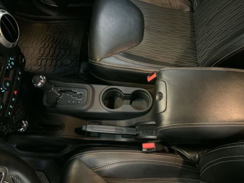 Used 2015 Jeep Wrangler Unlimited Sport AWD/4WD image 20