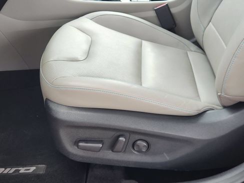 Used 2018 Kia Niro Touring FWD image 24