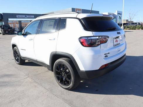 New 2026 Jeep Compass Latitude image 22