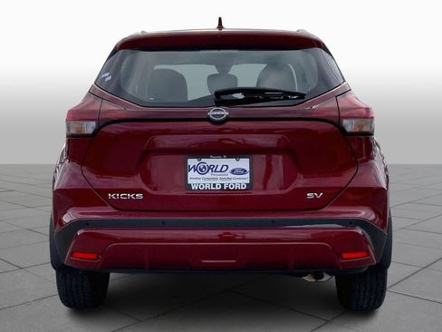 Used 2024 Nissan Kicks SV image 4