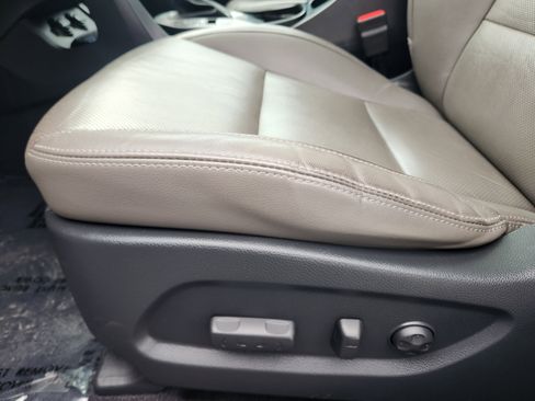 Used 2018 Hyundai Santa Fe Limited image 12