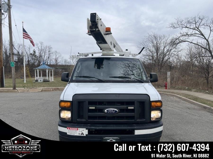 Used 2014 Ford E-350 and Econoline 350 Super Duty w/ Power Group RWD image 2
