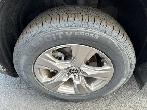 Used 2024 Toyota RAV4 LE AWD/4WD image 12