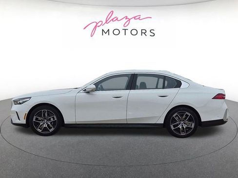 Certified 2026 BMW 530i xDrive w/ Convenience Package AWD/4WD image 8