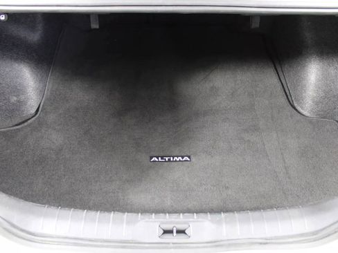Used 2024 Nissan Altima 2.5 SR FWD image 23
