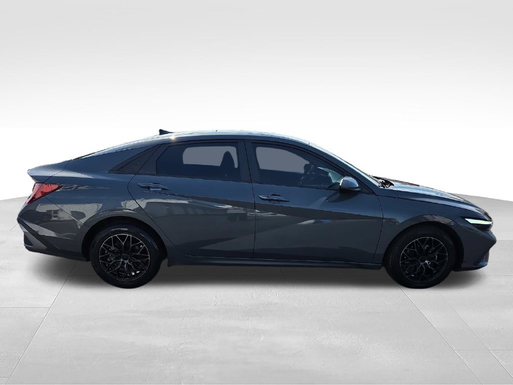 Used 2024 Hyundai Elantra SEL FWD image 6
