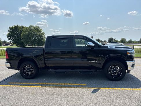 Used 2025 RAM 1500 Laramie AWD/4WD image 4