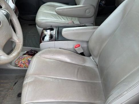 Used 2013 Toyota Sienna XLE FWD image 5