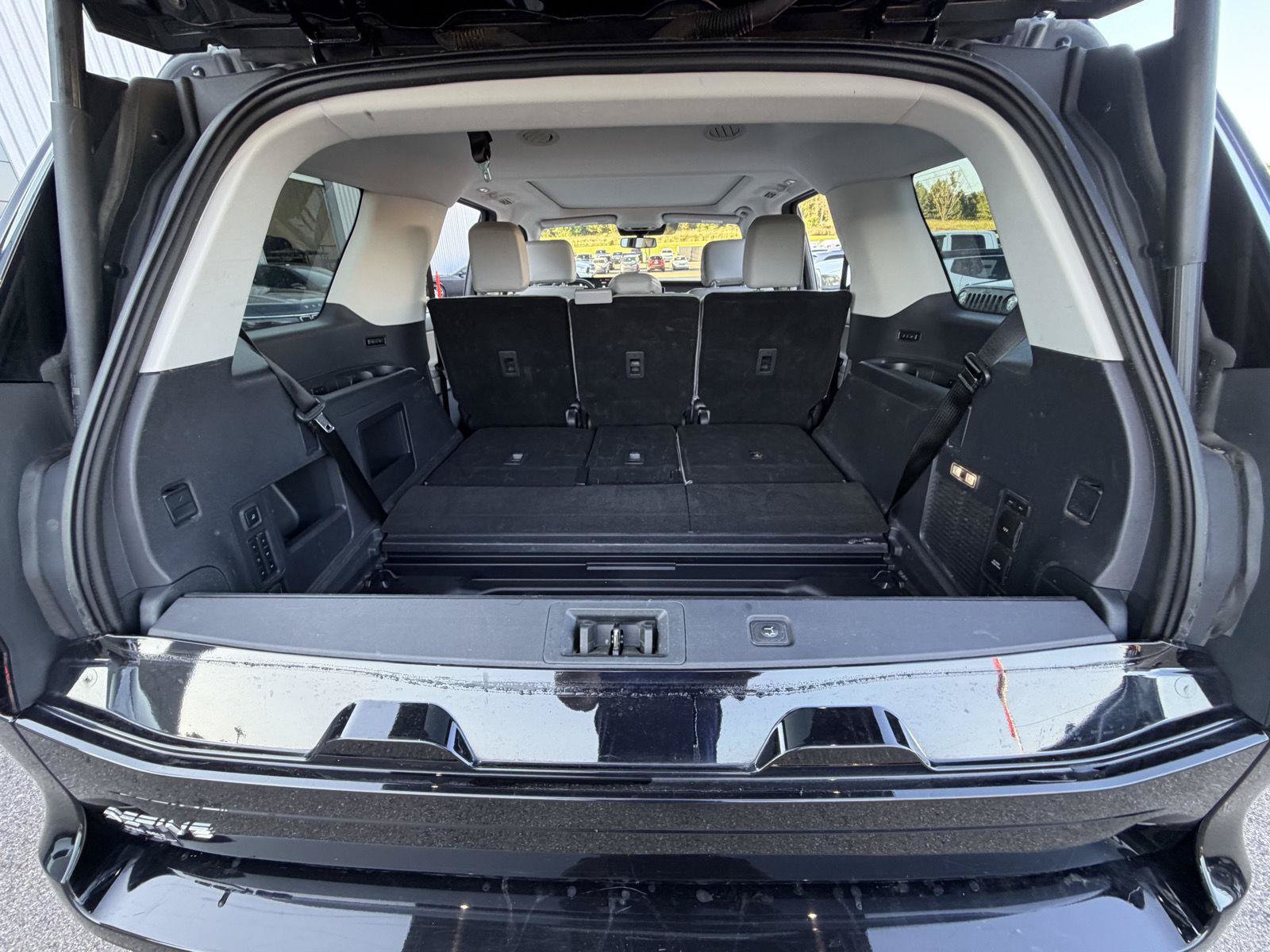 Used 2025 Ford Expedition Active AWD/4WD image 21