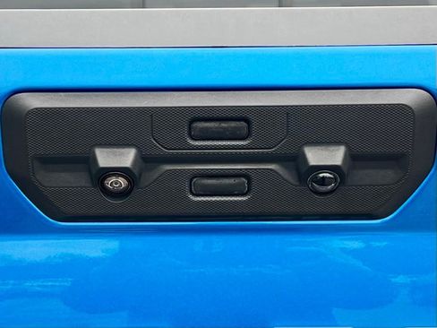 Used 2023 GMC Sierra 1500 AT4 w/ AT4 Premium Package image 8