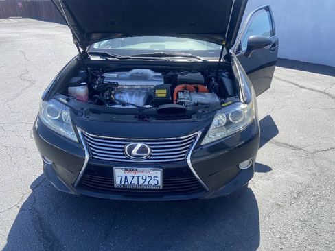 Used 2013 Lexus ES 300h w/ Luxury Pkg FWD image 19