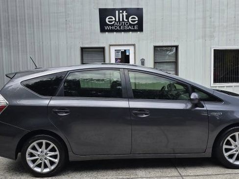 Used 2013 Toyota Prius V Five FWD image 6