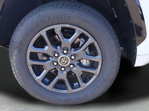 Used 2022 Toyota Tundra Platinum RWD image 30