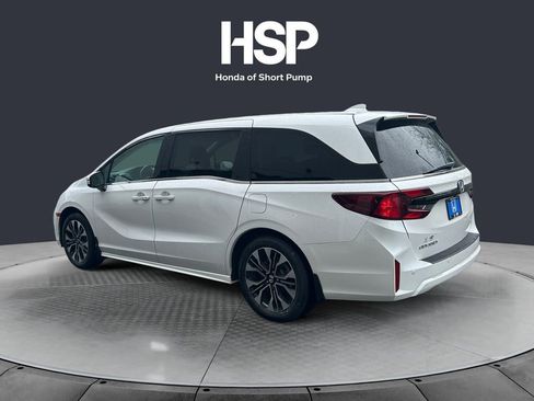 Used 2025 Honda Odyssey Elite image 3