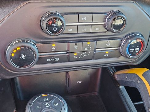 Used 2023 Ford Bronco Badlands AWD/4WD image 24