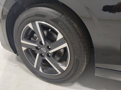 Used 2024 Nissan Sentra SV FWD image 31