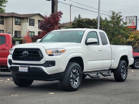 Certified 2023 Toyota Tacoma SR image 10