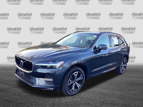 Certified 2022 Volvo XC60 B5 Momentum w/ Climate Package image 5
