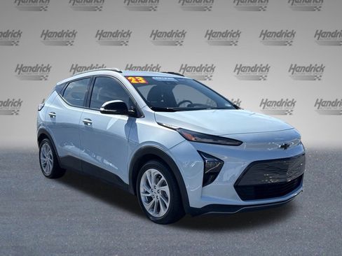 Certified 2023 Chevrolet Bolt EUV LT image 2