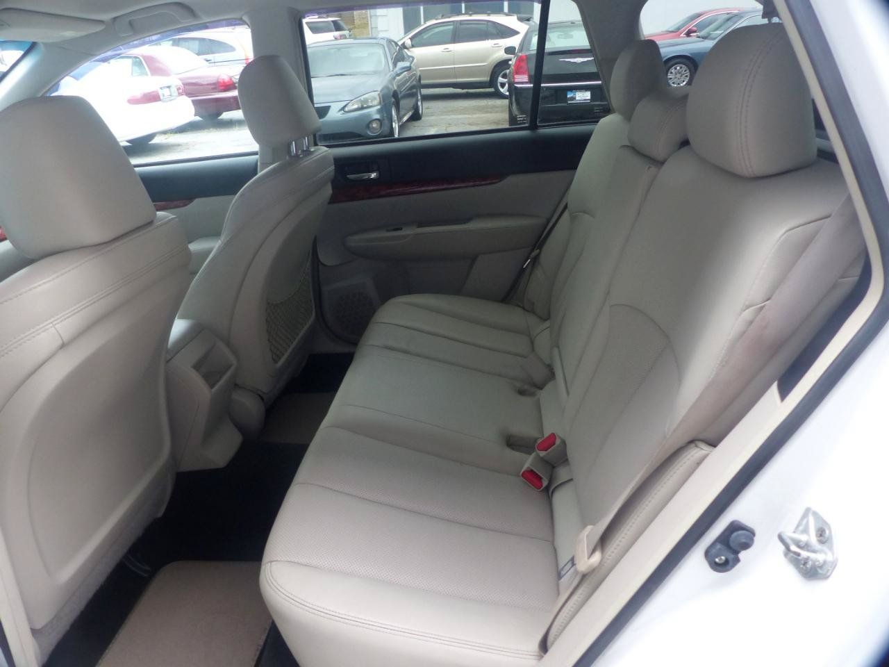 Used 2011 Subaru Outback 2.5i Limited AWD/4WD image 12