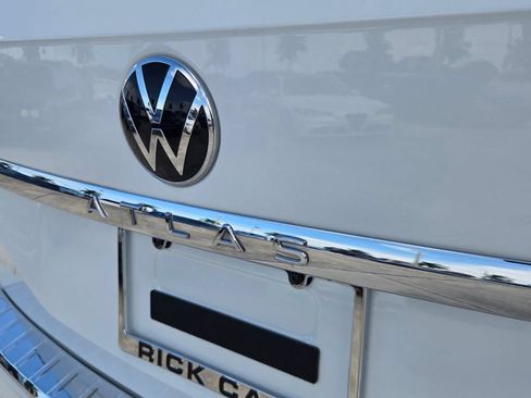 Used 2023 Volkswagen Atlas SE FWD image 16