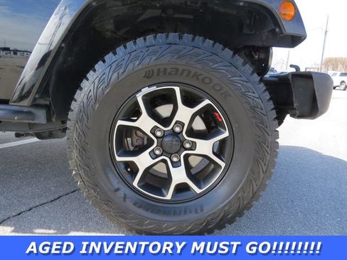 Used 2015 Jeep Wrangler Unlimited Sahara AWD/4WD image 10