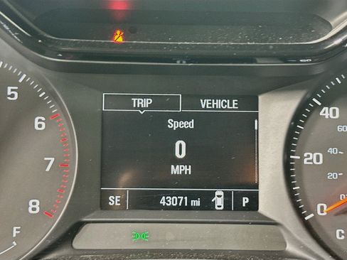 Used 2025 Chevrolet Trax LS FWD image 18