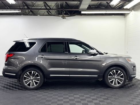 Used 2018 Ford Explorer Platinum AWD/4WD image 4