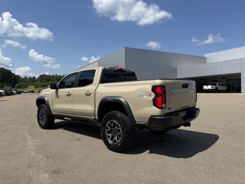 Used 2023 Chevrolet Colorado ZR2 w/ ZR2 Convenience Package III AWD/4WD image 4
