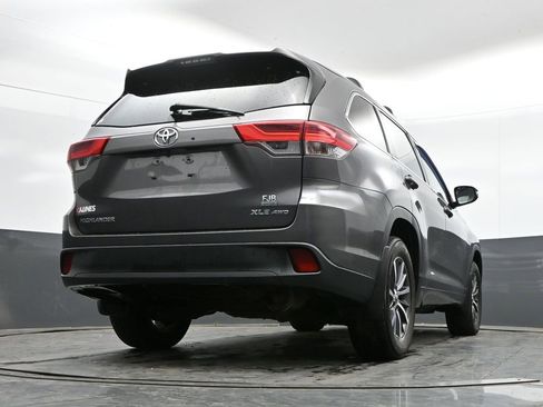 Used 2017 Toyota Highlander AWD V6 image 33