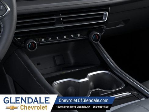 New 2026 Chevrolet Traverse LT w/ LPO, Floor Liner Package FWD image 23