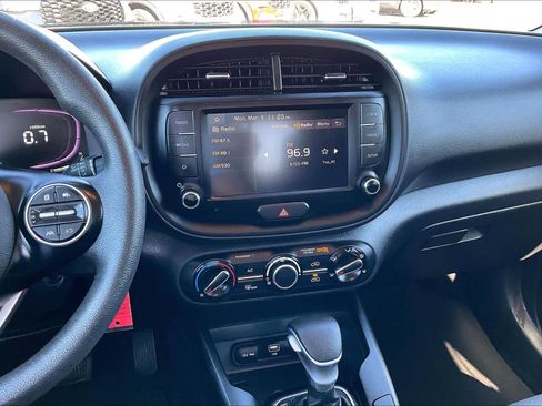Used 2024 Kia Soul LX w/ Option Group 015 FWD image 7