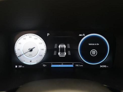 Used 2023 Hyundai Santa Fe SEL w/ Premium Package AWD/4WD image 2