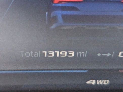 Used 2025 BMW X5 M Competition w/ Executive Package image 34