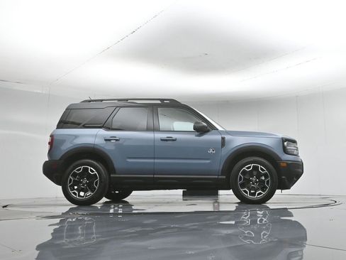 Used 2025 Ford Bronco Sport Outer Banks w/ Outer Banks Tech Package+ AWD/4WD image 50