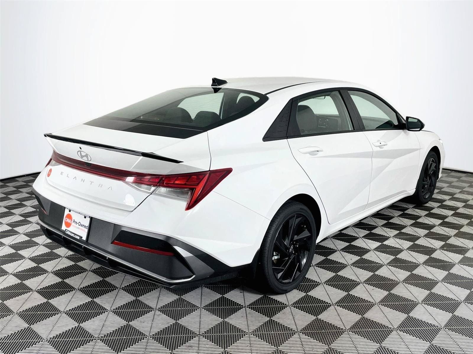 Used 2026 Hyundai Elantra SEL FWD image 11